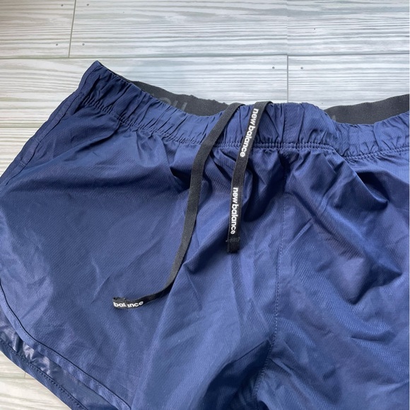 New Balance Women's Navy Running Shorts size medium - Picture 4 of 9